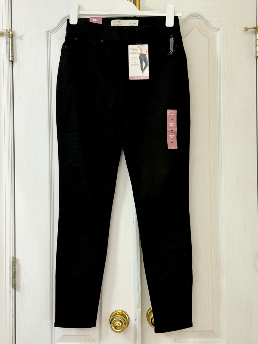Signature by Levi Strauss Black Women’s Skinny Jeans - NWT